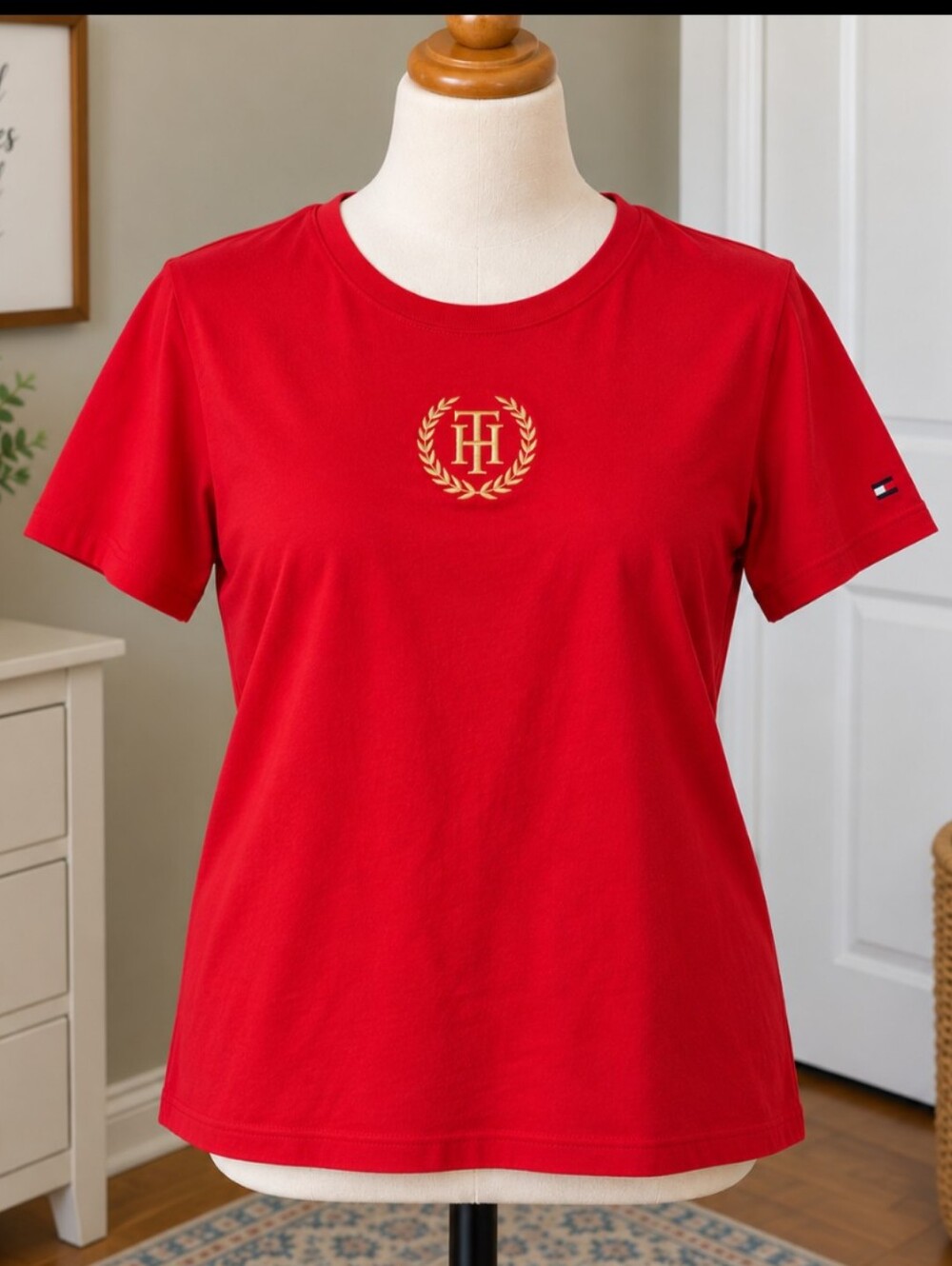 Tommy Hilfiger Women’s Red Gold Crest T-Shirt NWT XXL